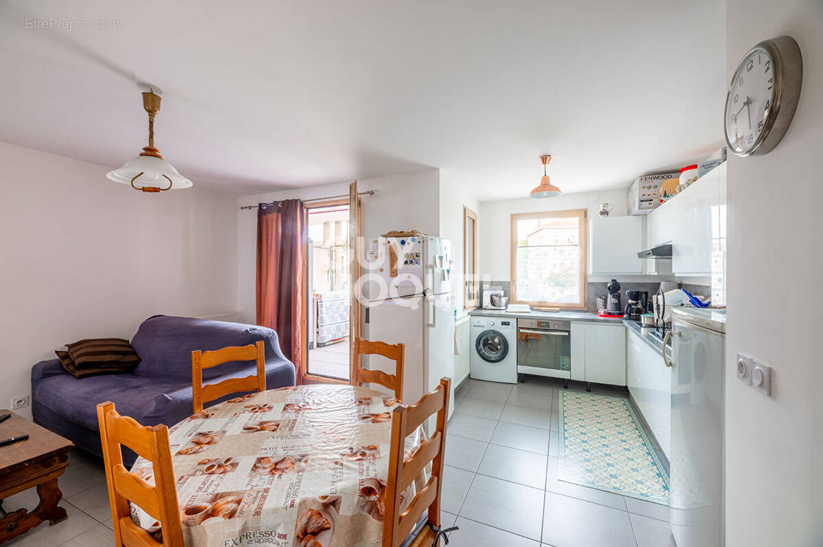 Appartement à SATHONAY-CAMP