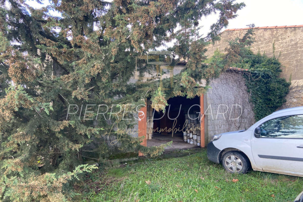 Terrain à CASTILLON-DU-GARD