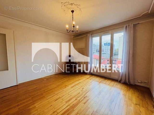Appartement 47 m² à Saint-Etienne  - photo 4