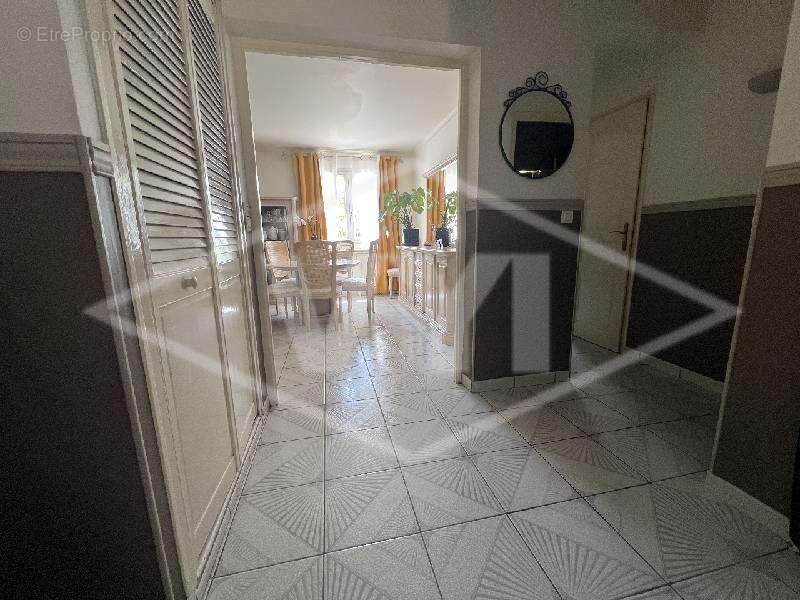 Maison à COMBS-LA-VILLE