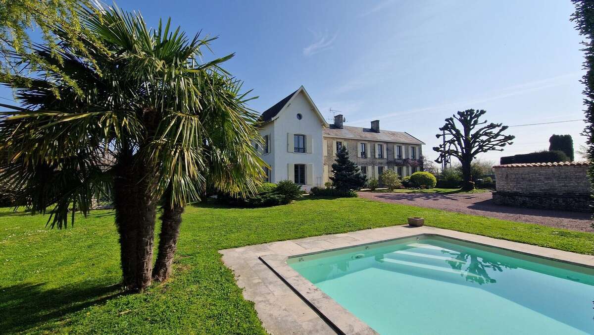 Maison à LA CRECHE