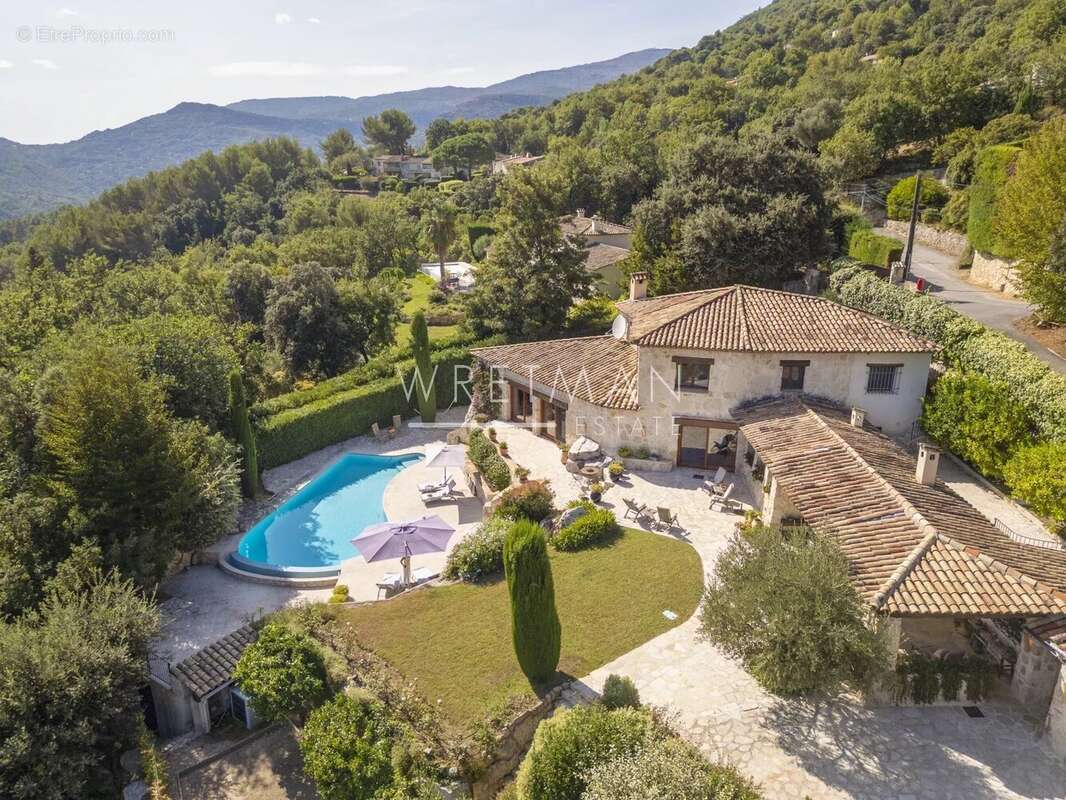 Maison à TOURRETTES-SUR-LOUP