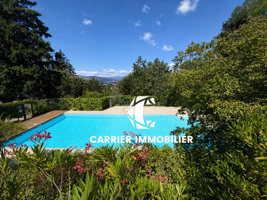 Tassin-la-Demi-Lune   Spacieux T4 traversant  de 107 m2 avec vue dégagée, garage double et piscine - photo 8