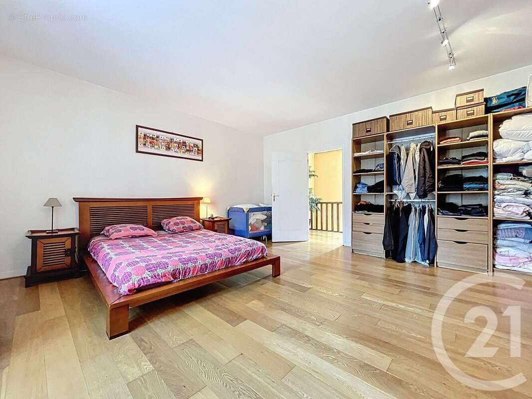 Maison 161 m² à La Chapelle-Gauthier  - photo 20