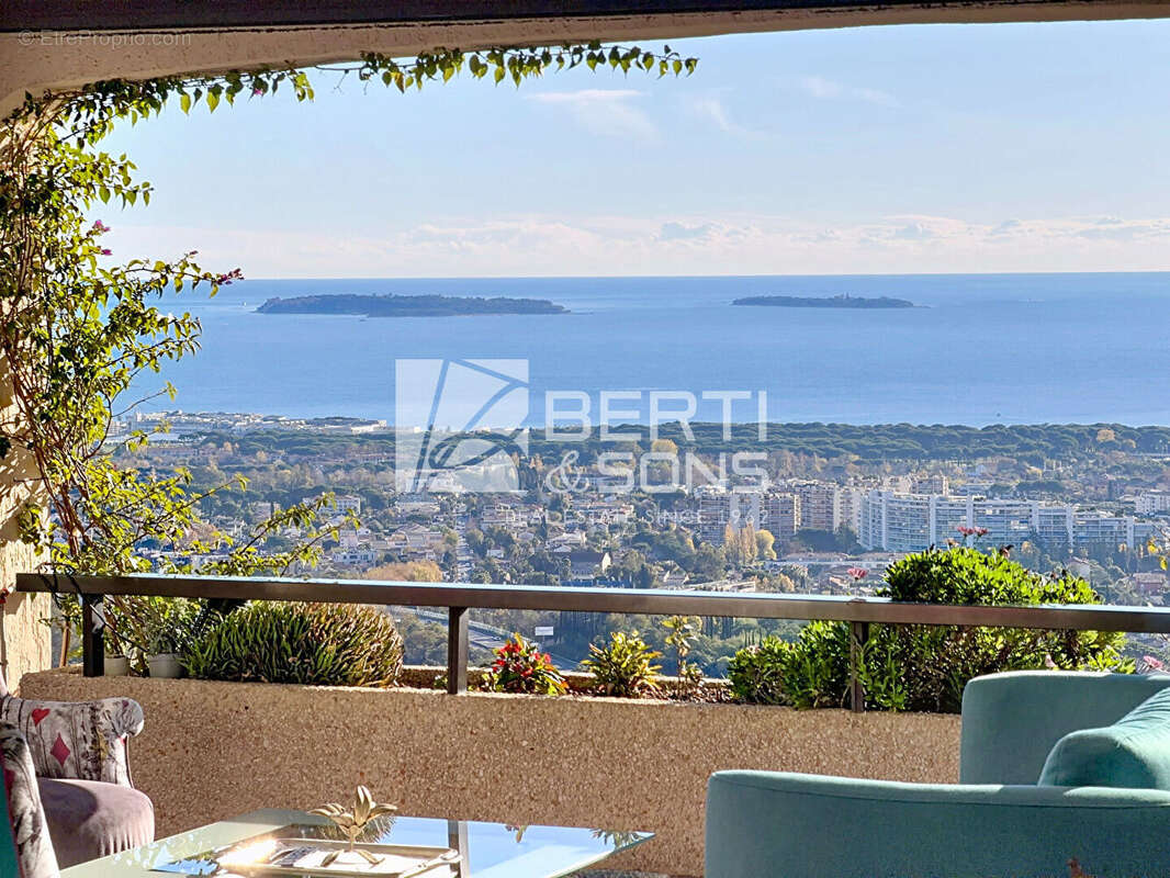 Appartement à MANDELIEU-LA-NAPOULE