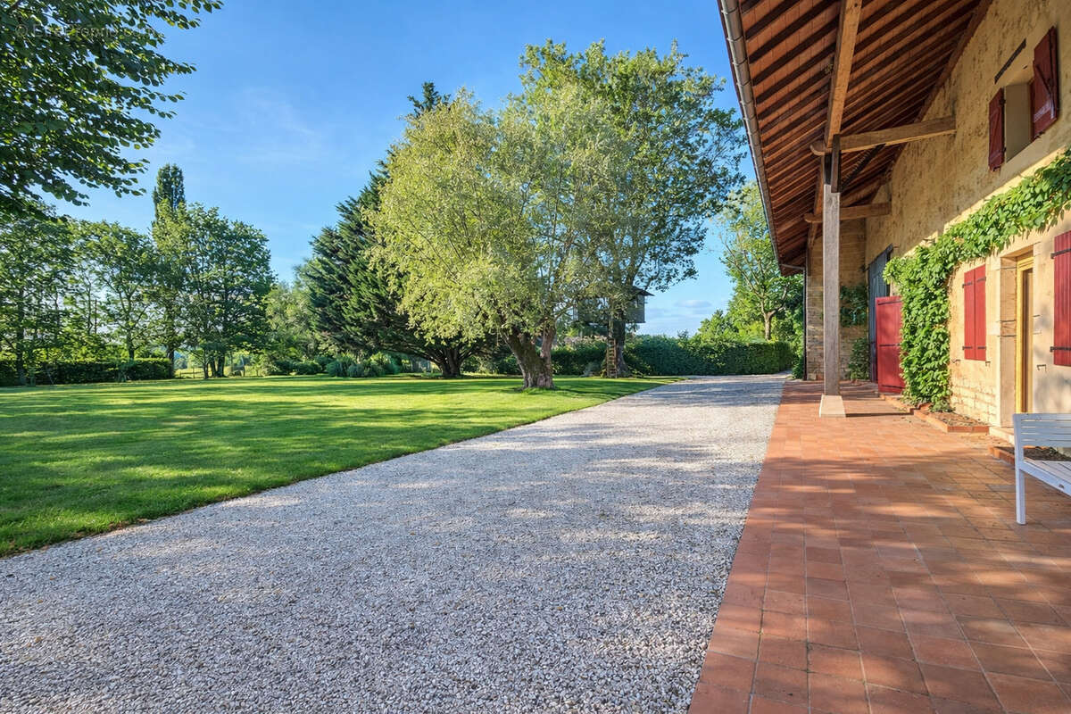 Maison à MONTREVEL-EN-BRESSE