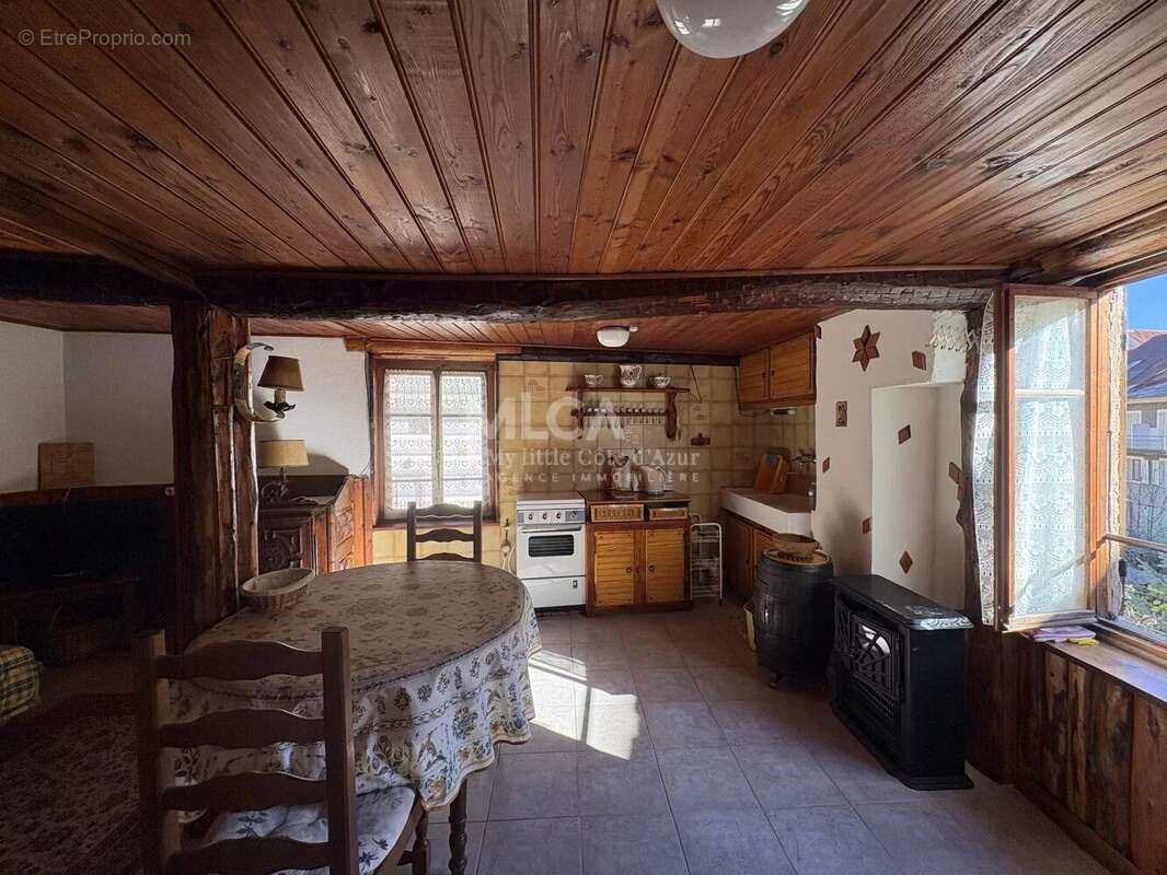 Appartement à SAINT-ETIENNE-DE-TINEE