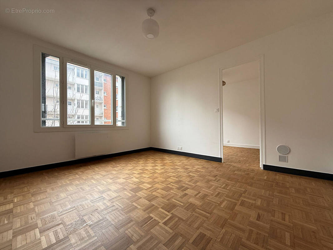 Appartement à MONTROUGE
