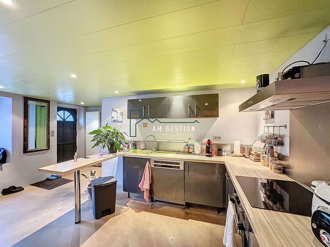 Maison à CHATEAUNEUF-LA-FORET