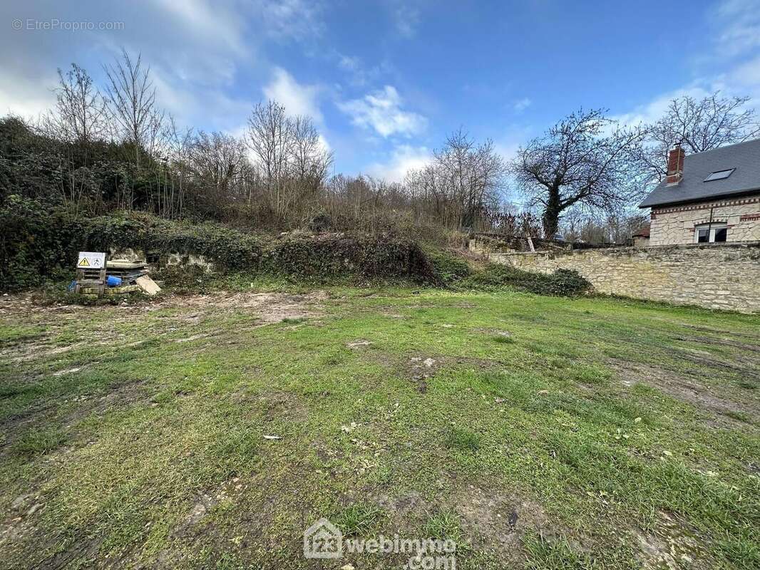Ce terrain n'attend plus que vous et votre projet - Terrain à CHEVREGNY