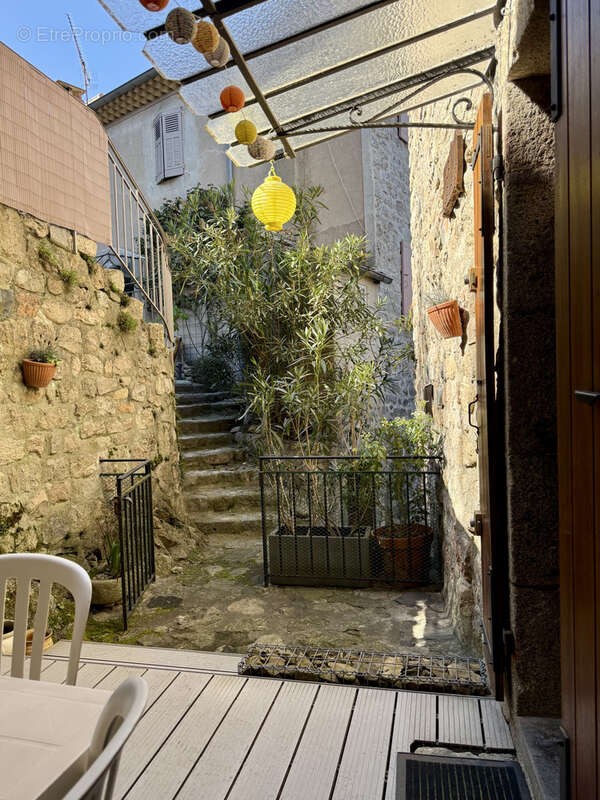 Appartement à ANTRAIGUES-SUR-VOLANE