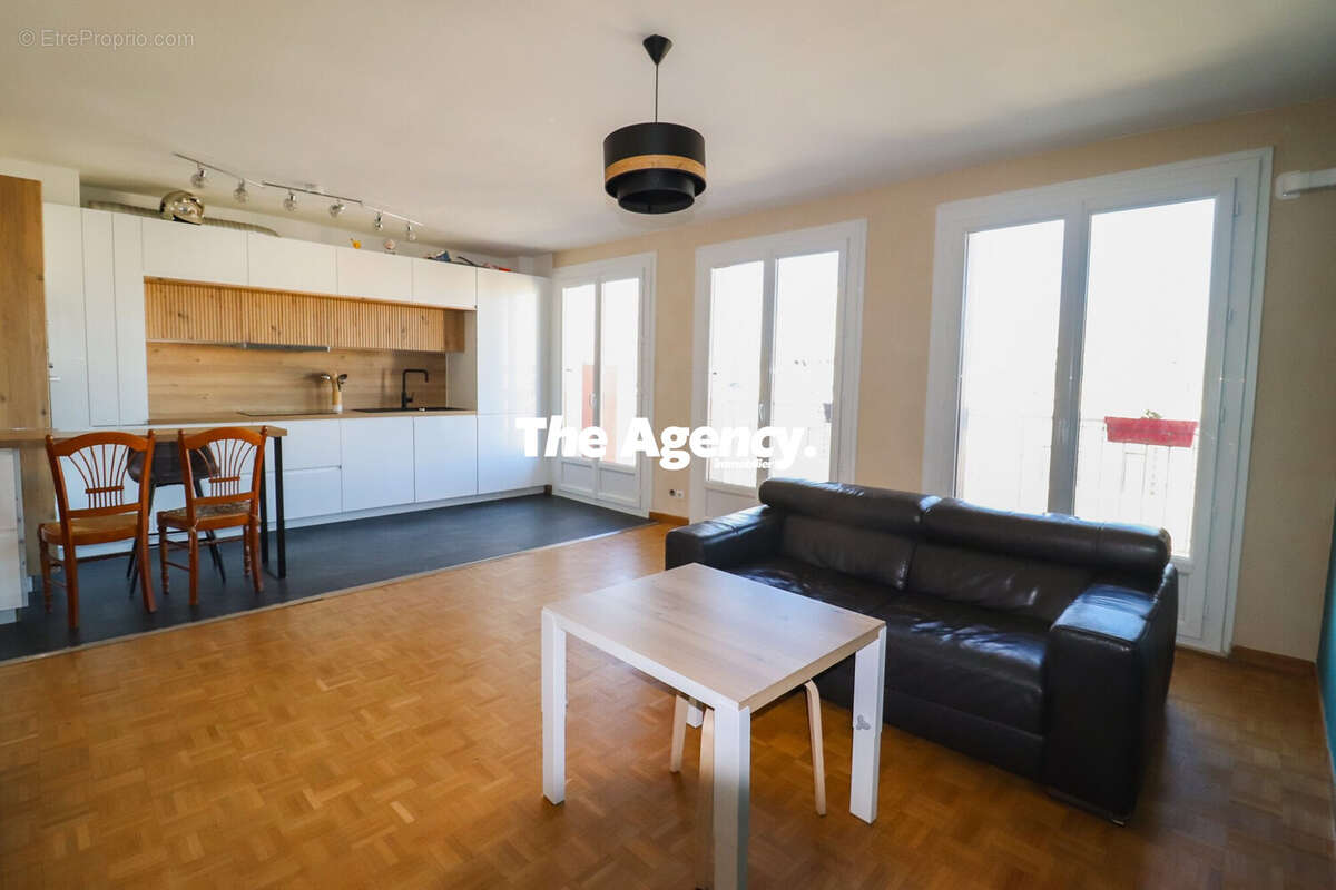 Appartement à MARSEILLE-3E