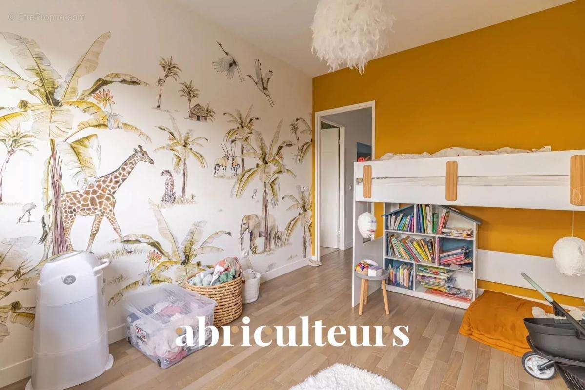 Appartement à ISSY-LES-MOULINEAUX