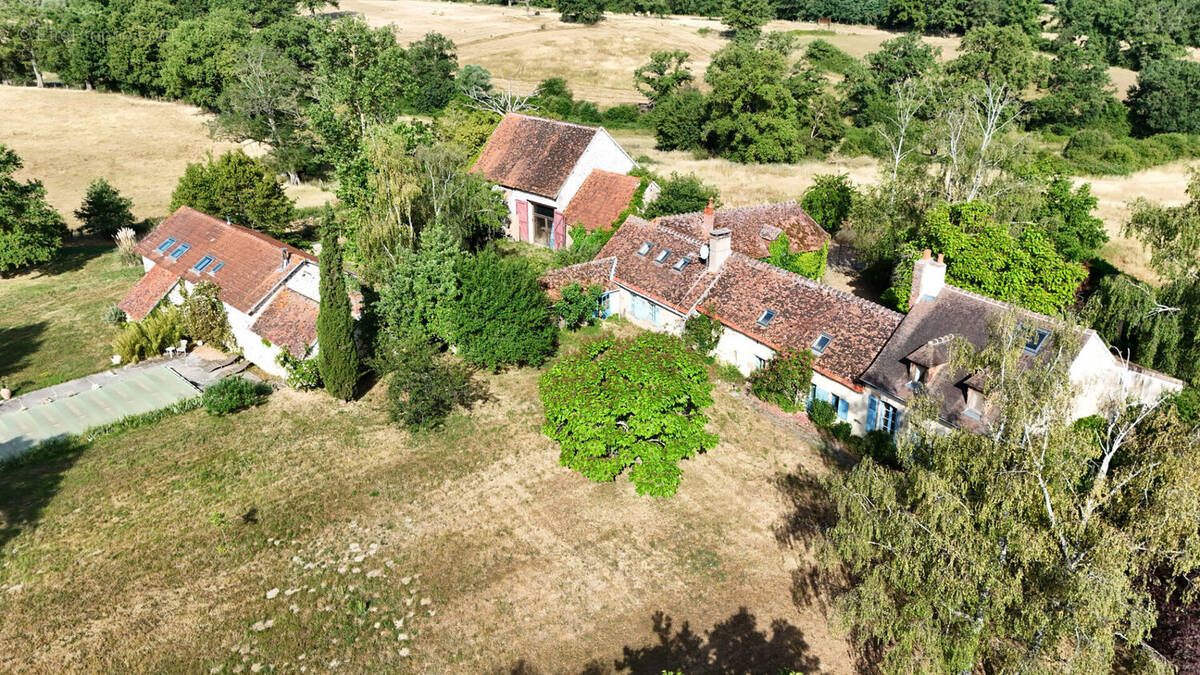 Maison à AUTRY-ISSARDS