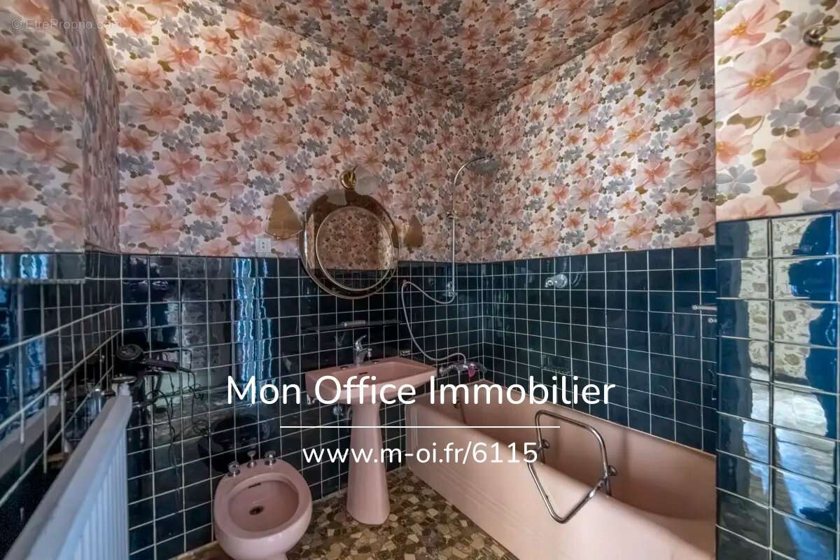 Maison à CHATEAU-VILLE-VIEILLE