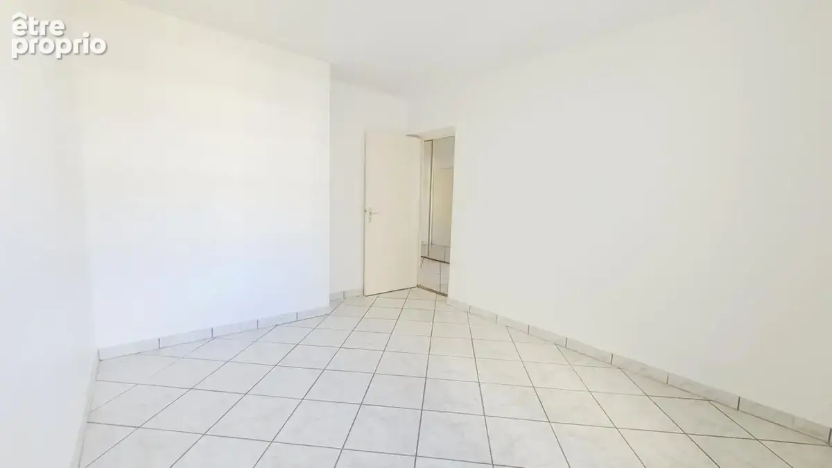 Chartres- appartement 73.55 m² - ascenseur - balcon - cave et parking - photo 8