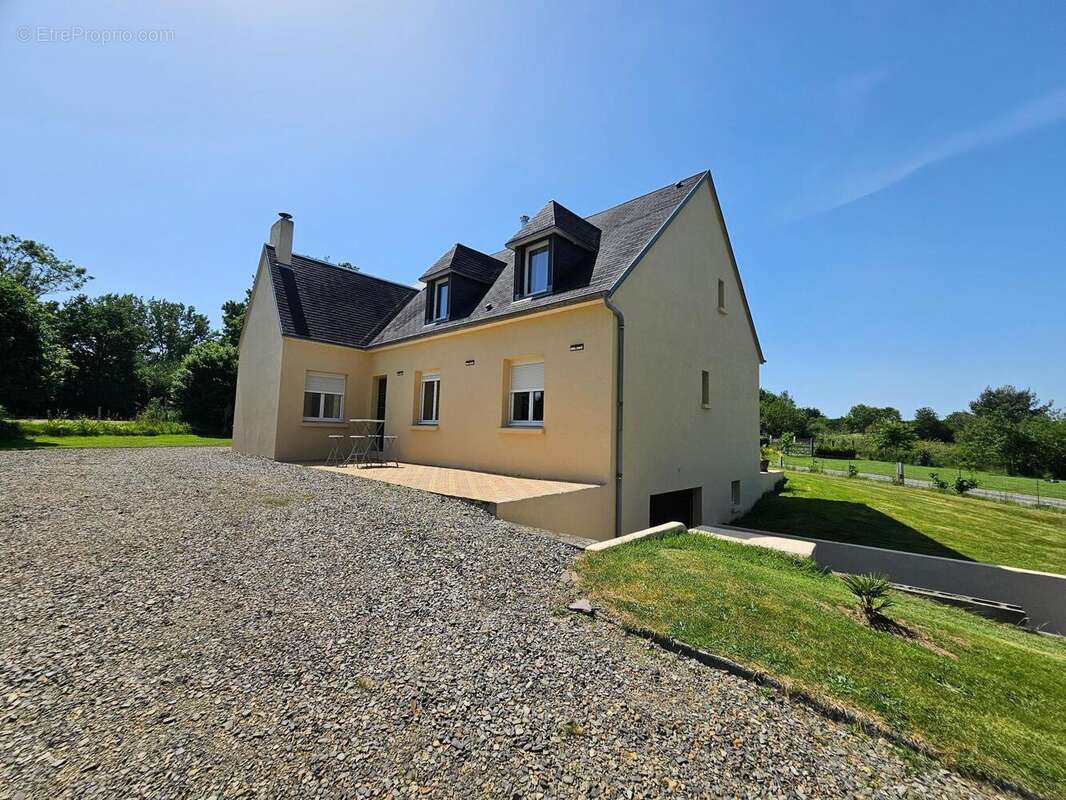 Maison 156 m² à Saint-Sauveur-La-Pommeraye  - photo 8