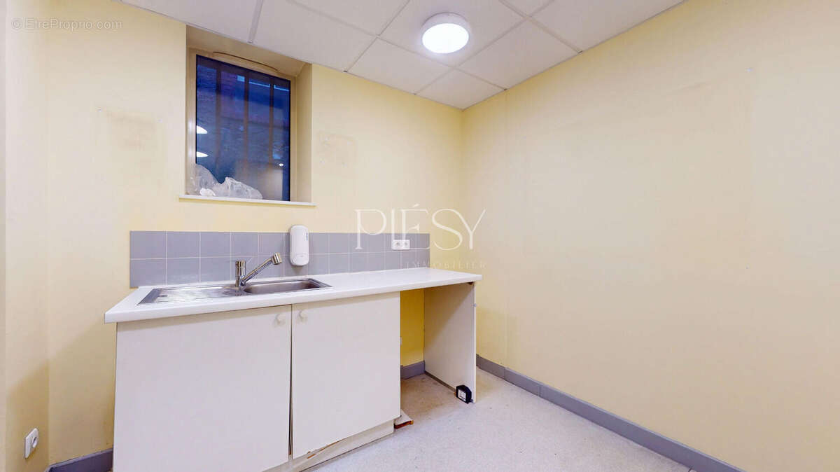 Commerce à VALLEIRY