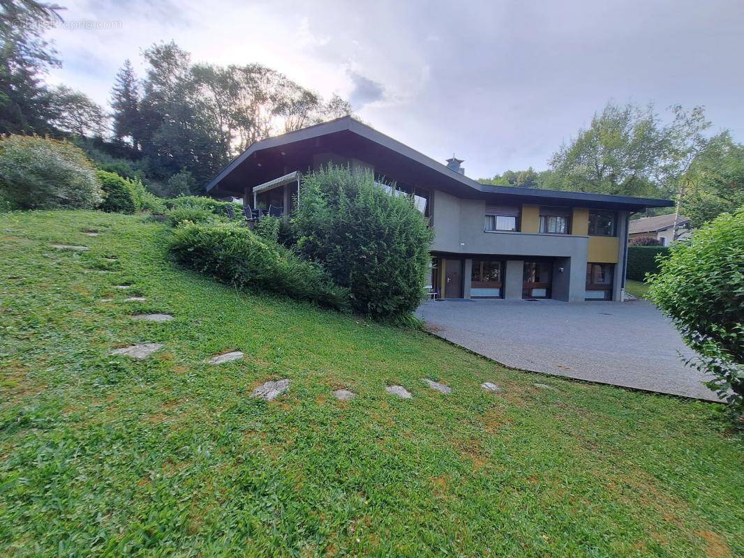 Maison à ALBY-SUR-CHERAN