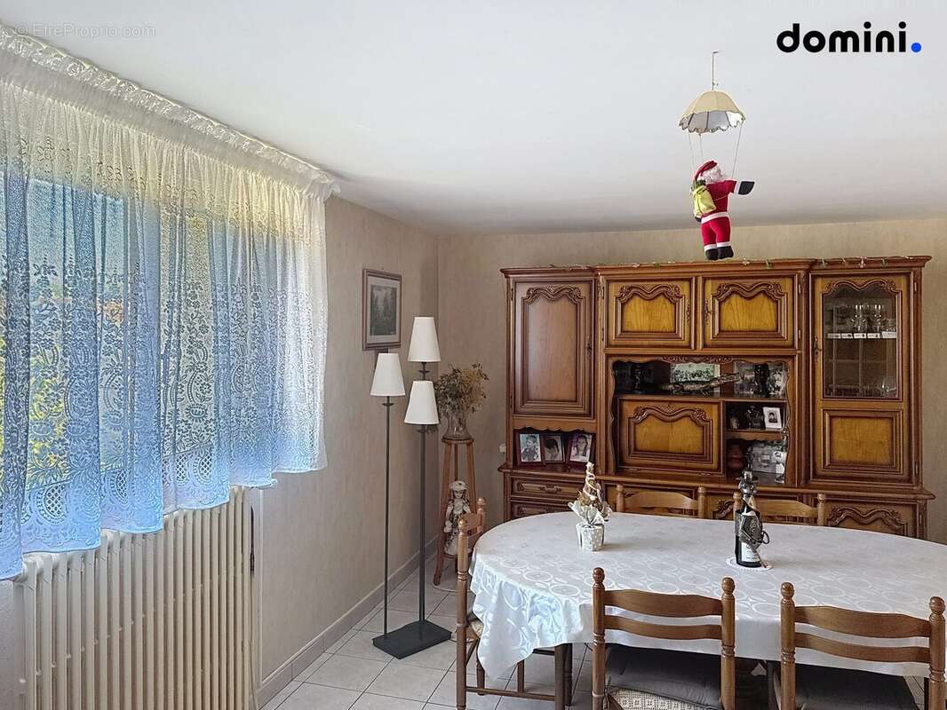 Maison à MONTCHANIN