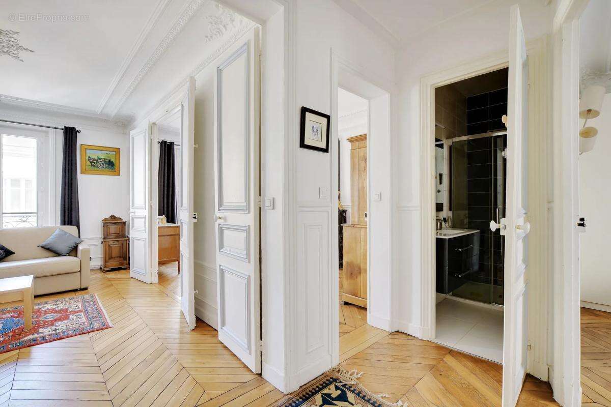 Paris X - APPARTEMENT de 60 m² au 4è étage avec ascenseur - photo 8