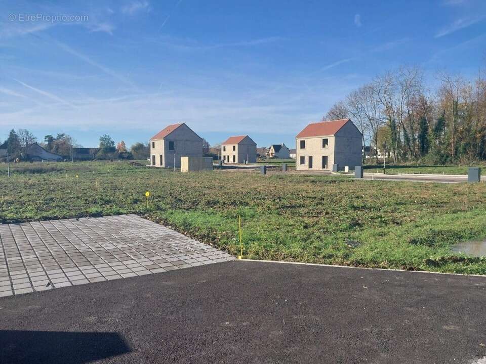 Terrain à LE CHATELET-EN-BRIE