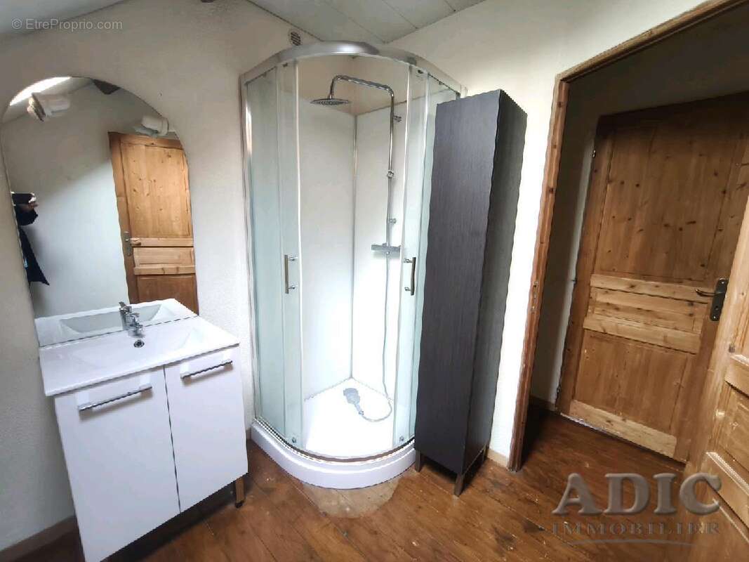 Maison à VER-SUR-LAUNETTE