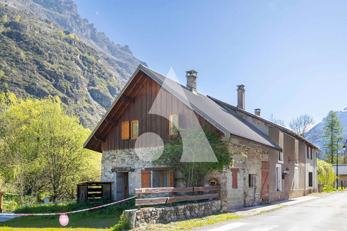 Maison à LA CHAPELLE-EN-VALGAUDEMAR