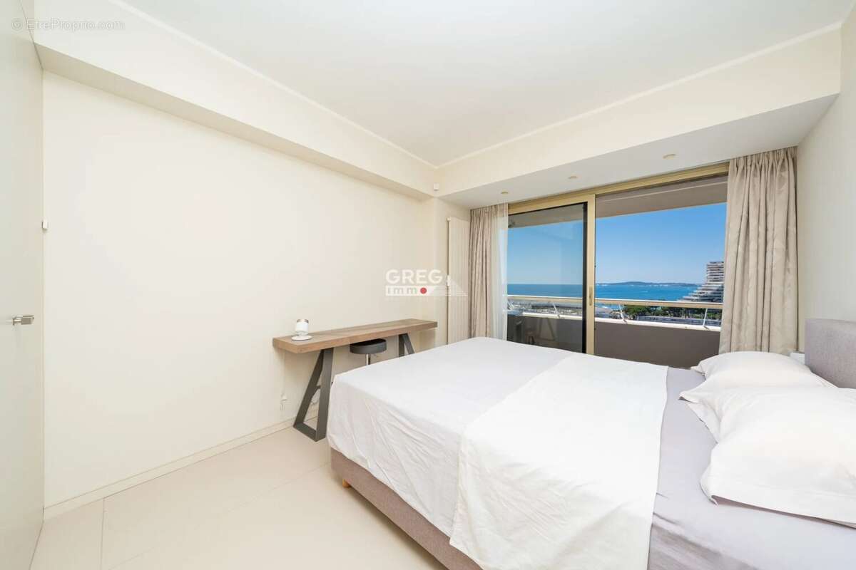 Appartement à VILLENEUVE-LOUBET