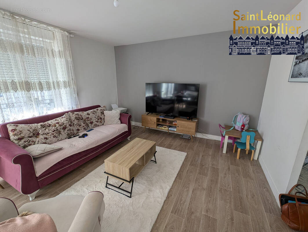 Appartement à FOUGERES