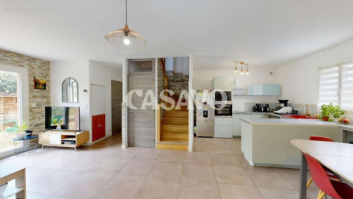 Vente Maison 4 pièces de 75m² - 13112 La Destrousse - photo 2