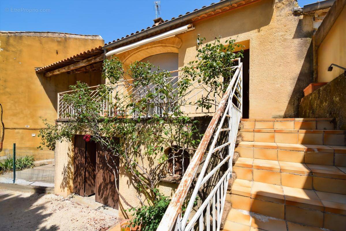 Maison à REMOULINS