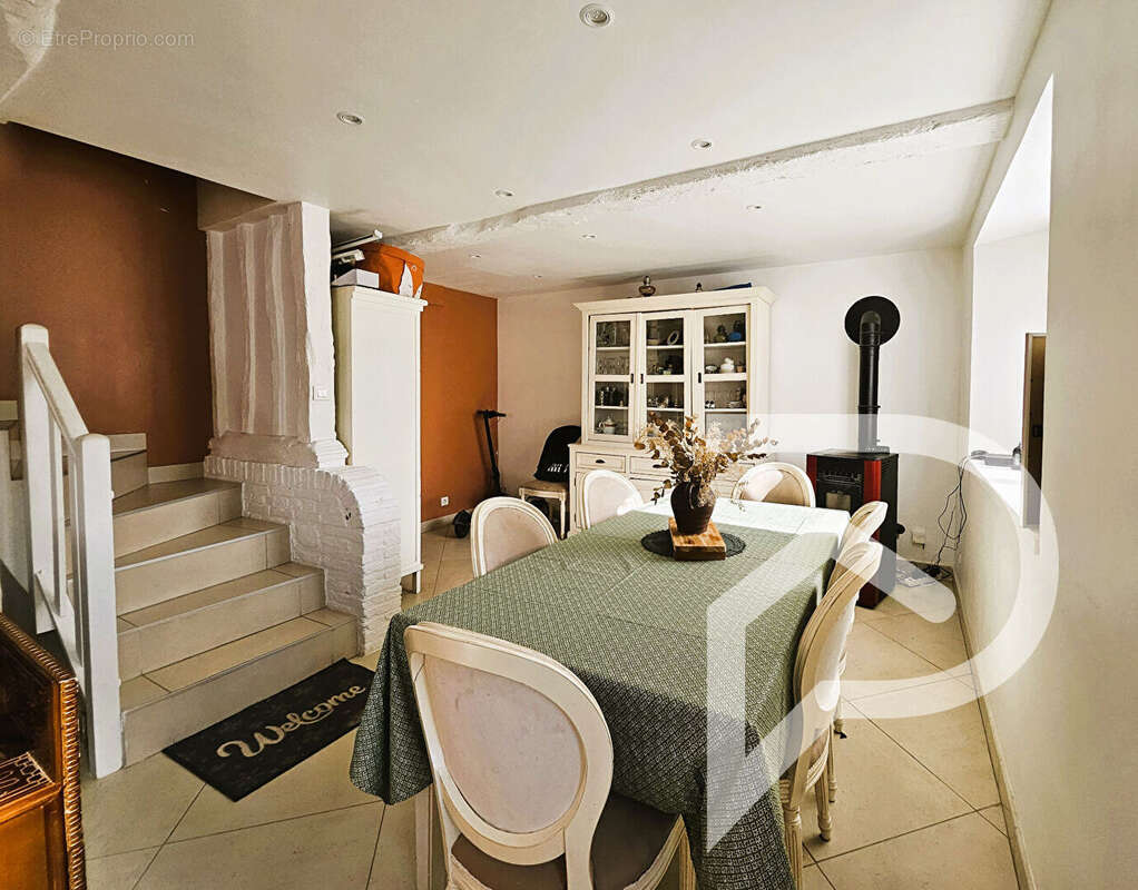 Maison à SAINT-AUBIN-LE-CAUF