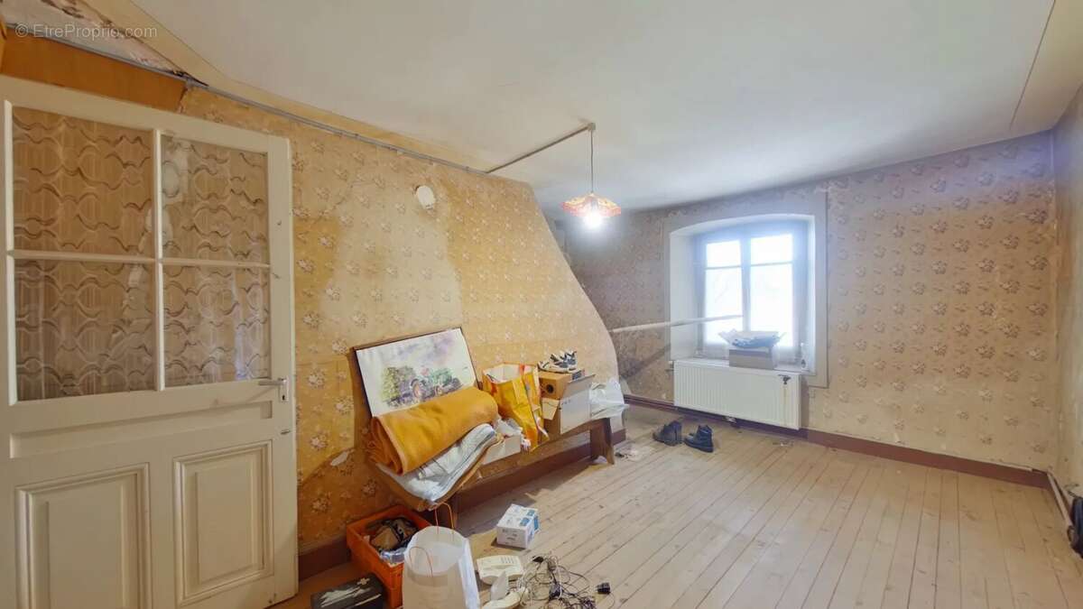 Maison à ESSERVAL-TARTRE