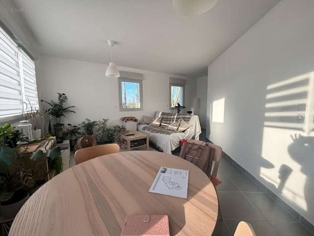 Photo 5 - Appartement à CHATEAUNEUF-DE-GADAGNE
