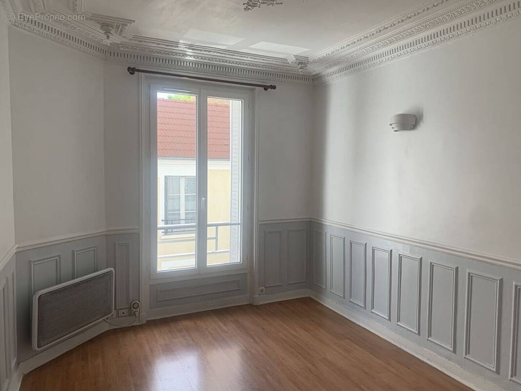 Appartement à COURBEVOIE