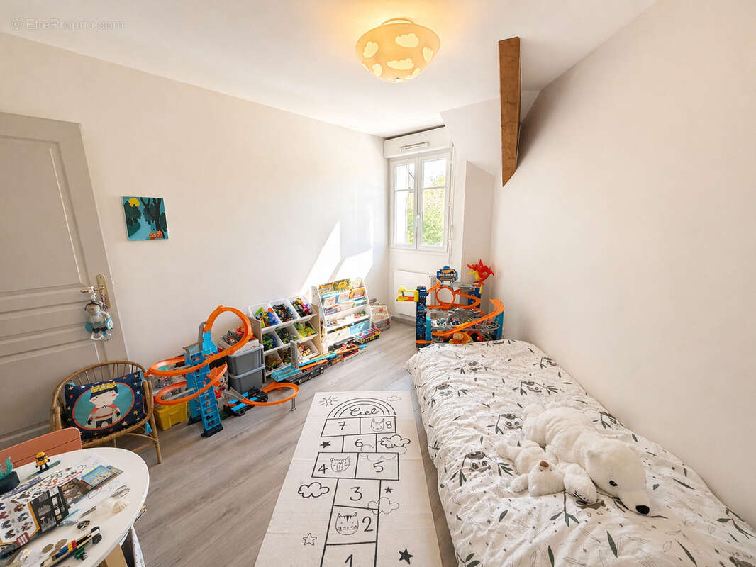 Appartement à VILLY-LE-PELLOUX