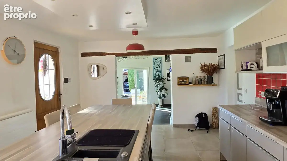 Villa rénovée design avec piscine - photo 10