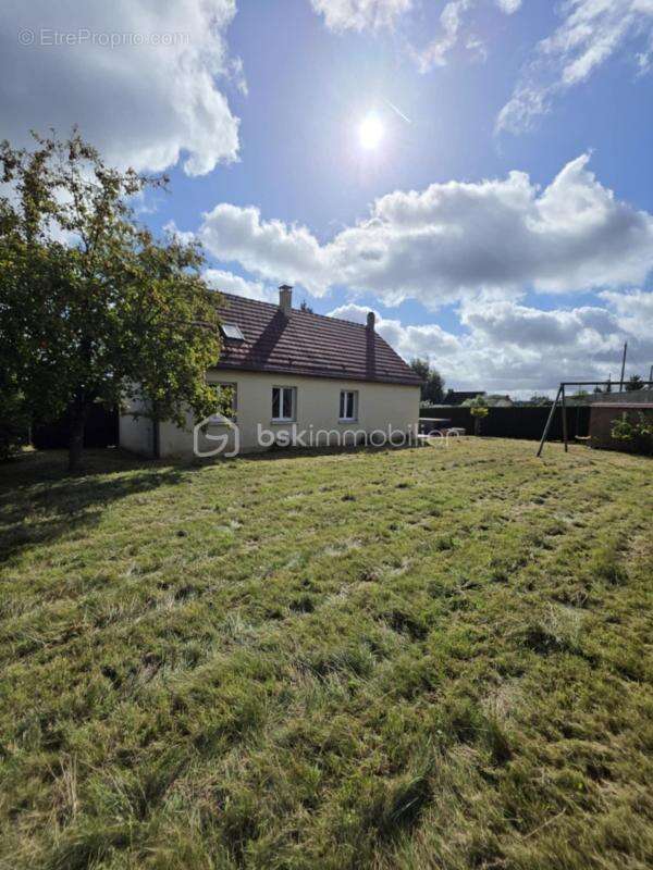 Maison à SAINTE-GAUBURGE-SAINTE-COLOMBE