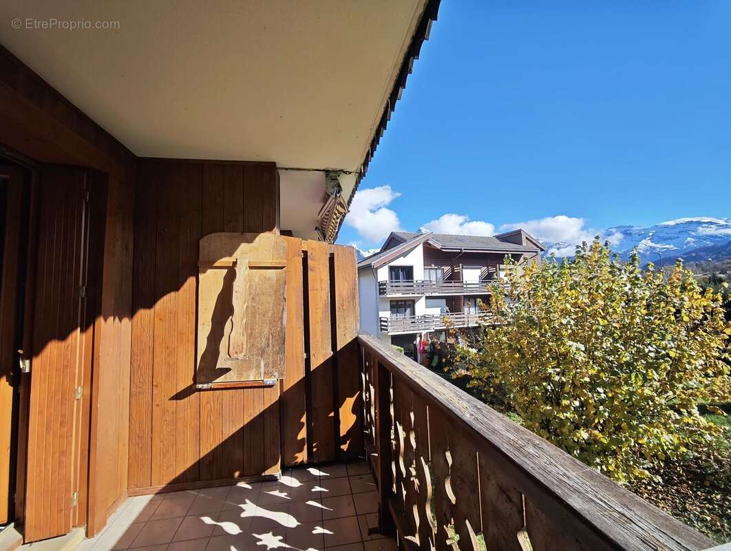 Appartement à MORILLON