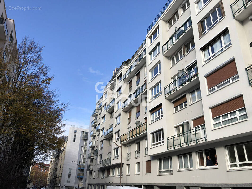 Appartement à PARIS-18E