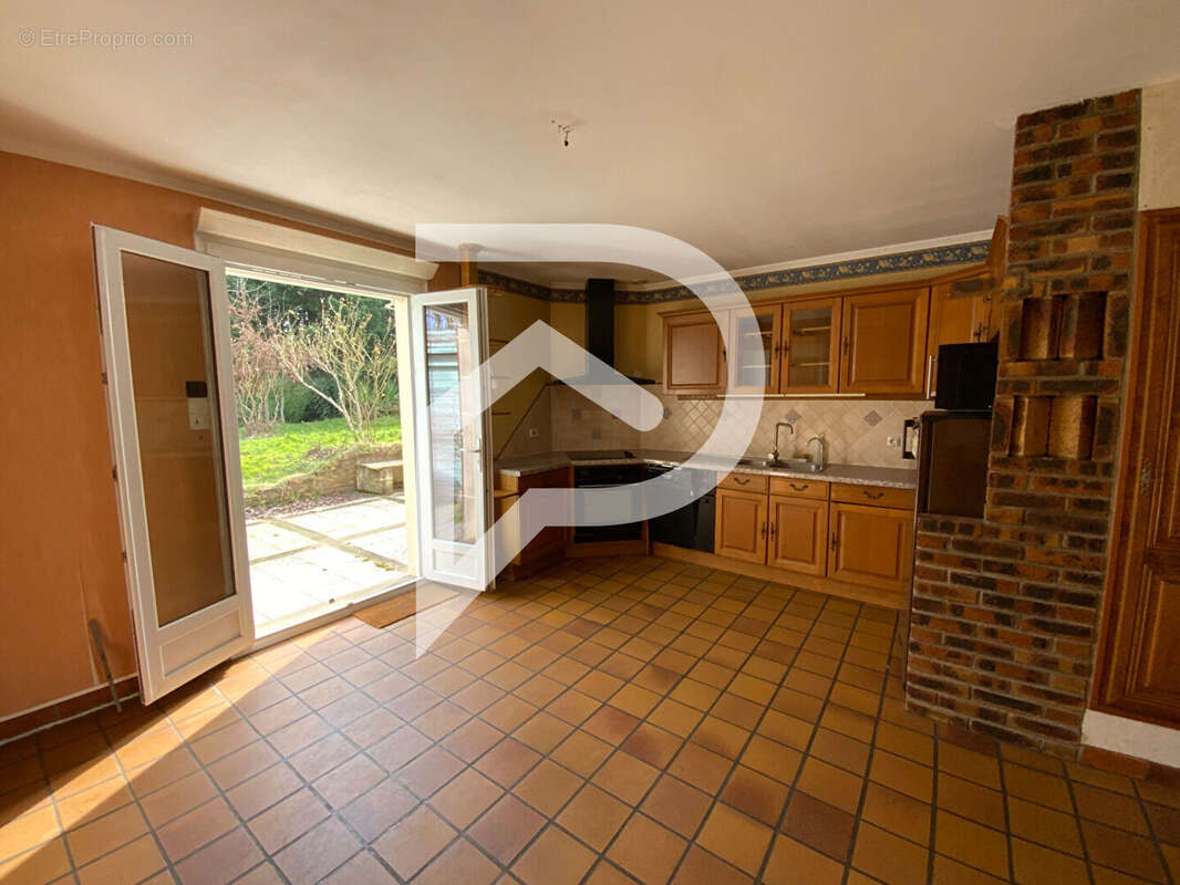 Maison à LES ESSARTS-LE-ROI