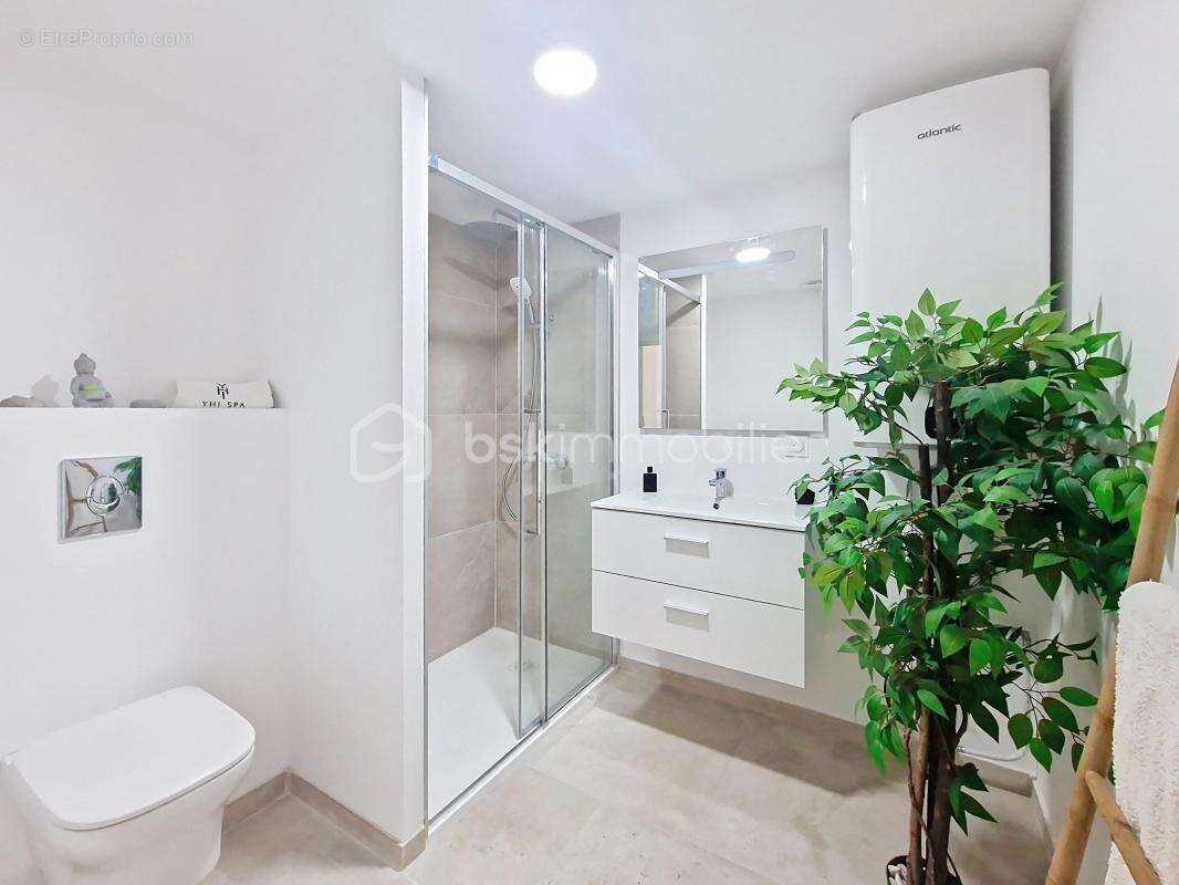 Appartement à LA FARE-LES-OLIVIERS