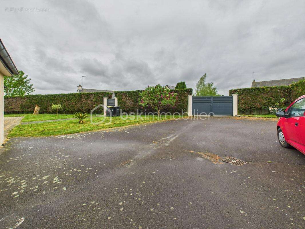 Maison à MEZIERES-SUR-COUESNON