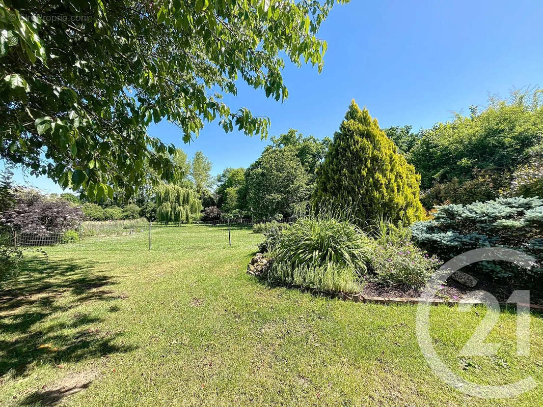 Maison à COURTERANGES