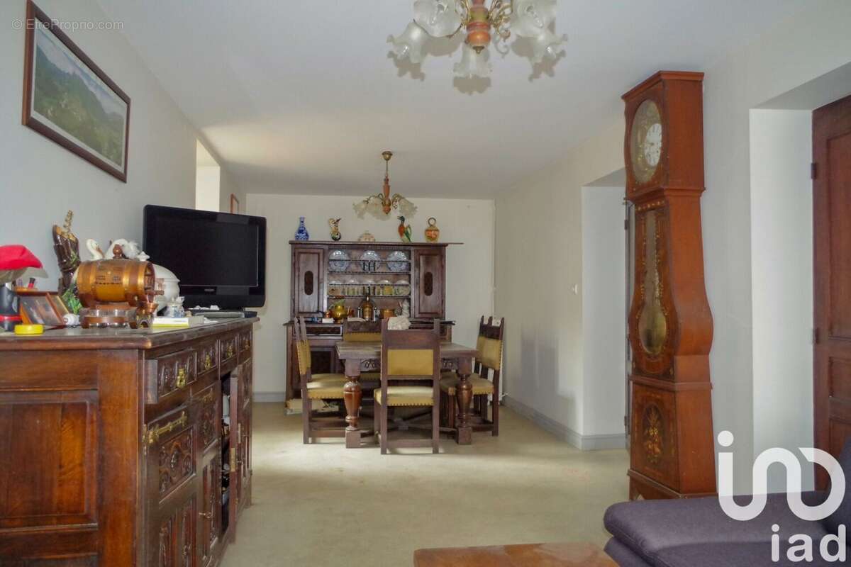 Maison 197 m² à Uhart-Cize  - photo 3