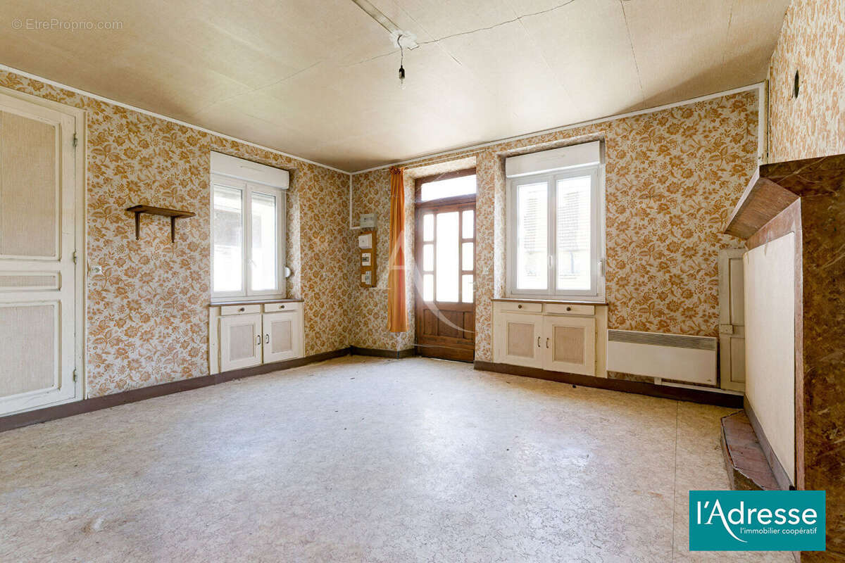 Maison à FAVEROLLES-ET-COEMY
