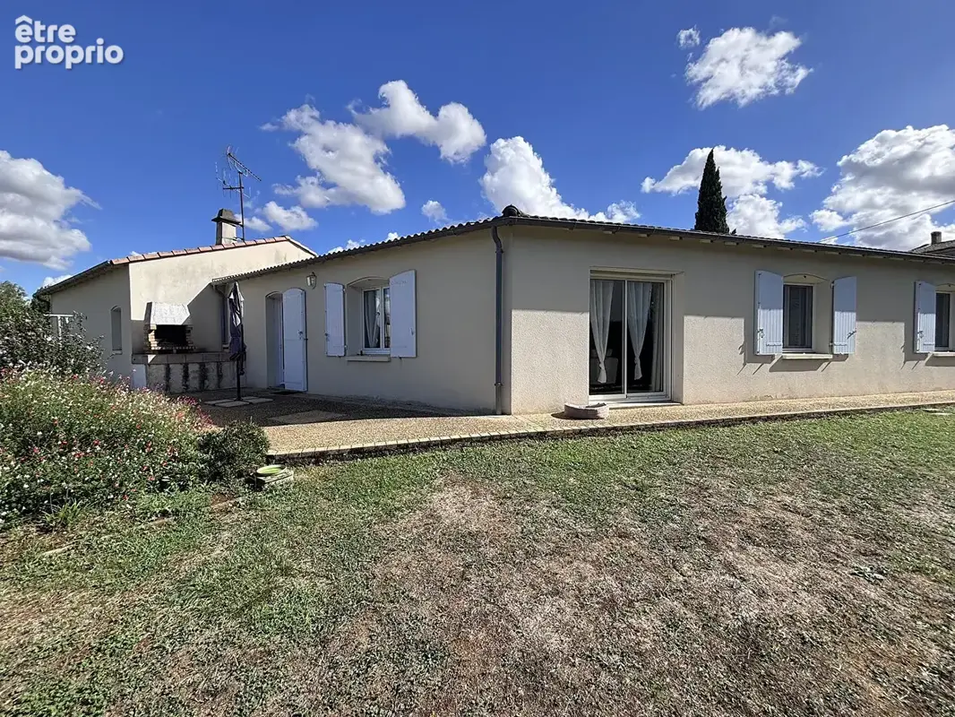 Vouillé, Maison de plain-pied, 121 m² habitables. - photo 17