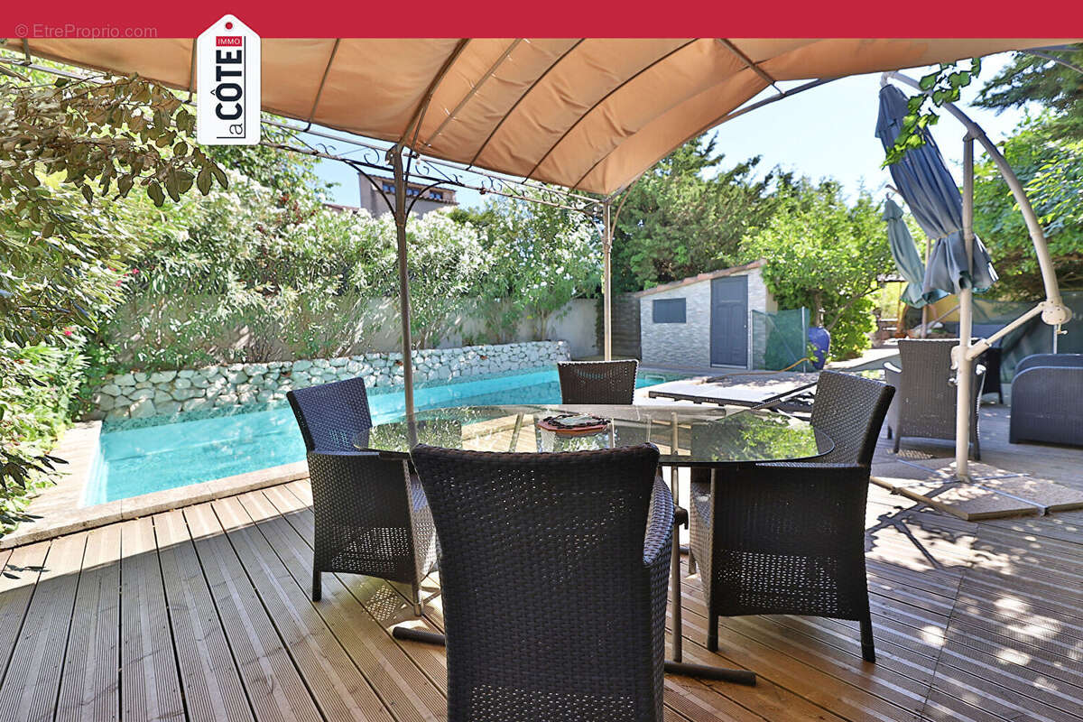 Maison à CHATEAUNEUF-LES-MARTIGUES