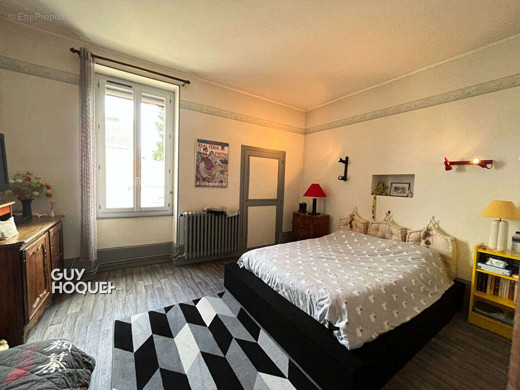 Maison à TOULON-SUR-ARROUX